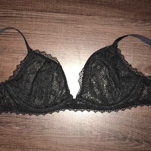 🌟SOLD🌟VS black lace bralette